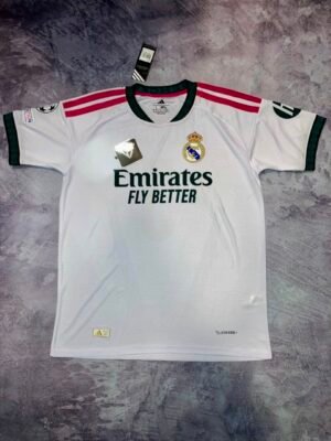 WhatsApp Image 2026-08-08 at 10.28.16 Real Madrid – Camiseta Retro Blanca