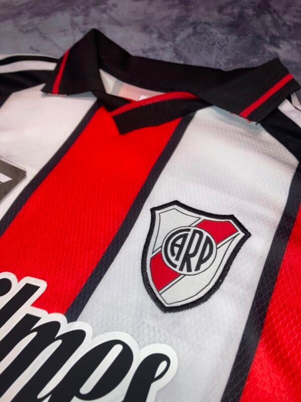 River Retro – Calidad Premium